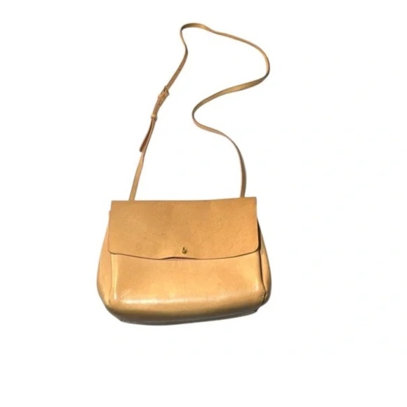 Auxiliary Tan Crossbody Bag with Elegant Flap Closure - Picture 4 of 4